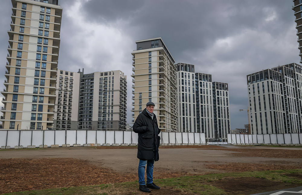 KARÁCSONY BELGRÁDBAN: Elmentünk Belgrádba megnézni az ottani Mini-Dubajt. Ugyanaz a jogi konstrukció, ugyanaz a befektető, mint amit a Rákosrendezőre hozna a kormány. Az eredmény: maga a borzalom.