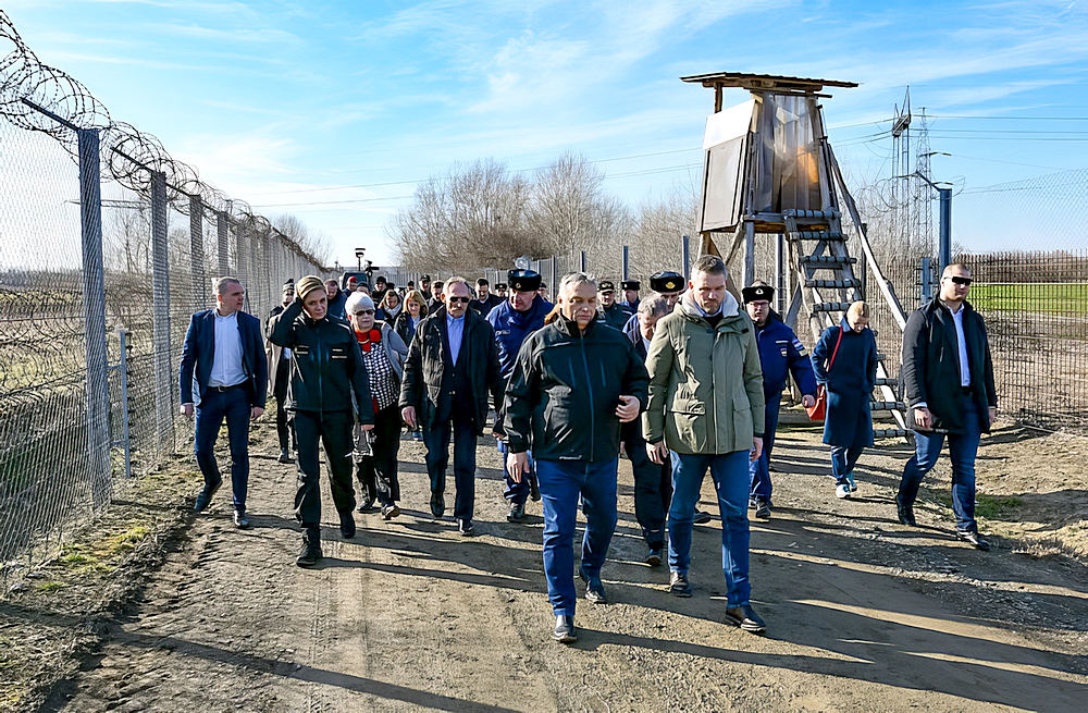 Pellegrini miniszterelnöksége idején felkereste a magyar kerítést is