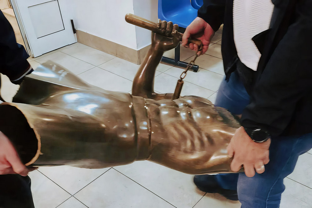 A megcsonkított Bruce Lee, illetve ami maradt belőle