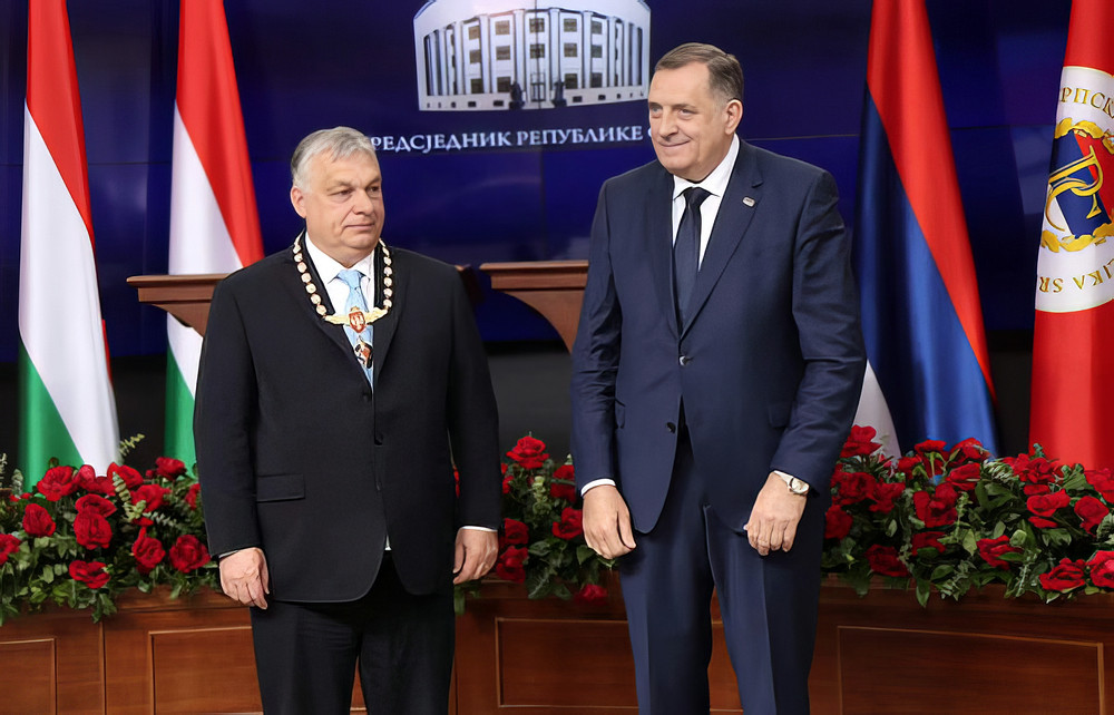 Orbán Viktor és Milorad Dodik az RS érdemrend átadását követően