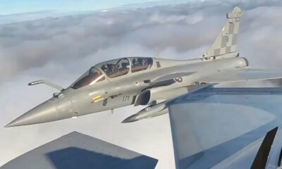 Hat Rafale "tért haza", vagyis érkezett meg Horvátországba. A képen az egyik kétüléses gép látható egy másik gépből (Forrás: X platform)