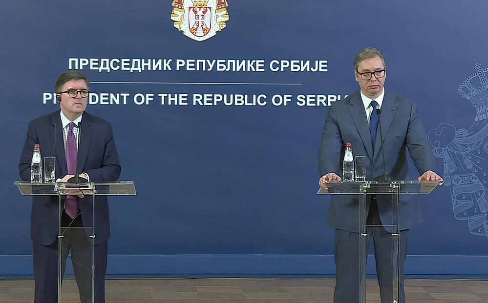 James O’Brien és Aleksandar Vučić jóformán semmiben sem értett egyet a koszovói és srebrenicai kérdésben. A szerb diplomáciára, illetve az azt (is) megtestesítő szerb elnökre nehéz napok várnak