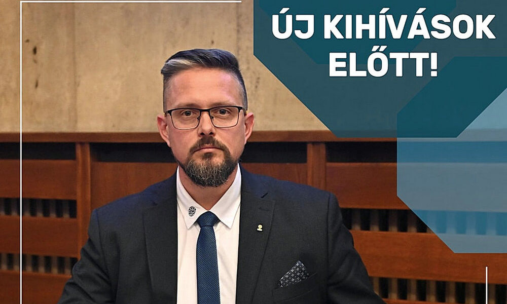 Juhász Bálint első beszédét Pásztor István emlékének szentelve, először szerbül, majd magyarul mondta el, miután megválasztották a tartományi parlament elnökének