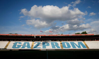 Gazprom-hirdetés a belgrádi "Rajko Mitić" stadionban, vagyis a szerb Marakanában(!), amely a Crvena Zvezda otthona