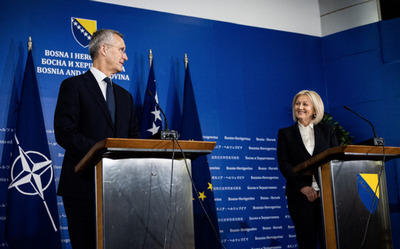 Borjana Krišto boszniai miniszterelnök és Jens Stoltenberg NATO-főtitkár