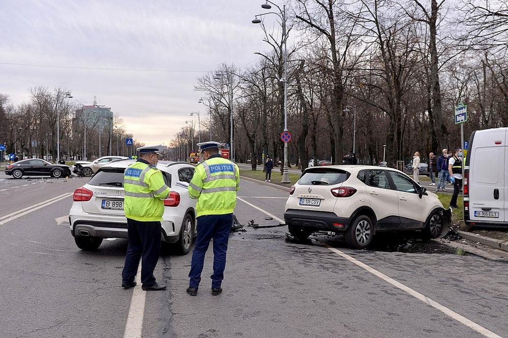 Gyakoriak a balesetek Romániában, itt például tíz méterenként van egy
