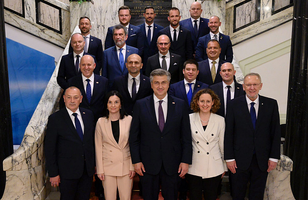Családi fotó: az új horvát kormány