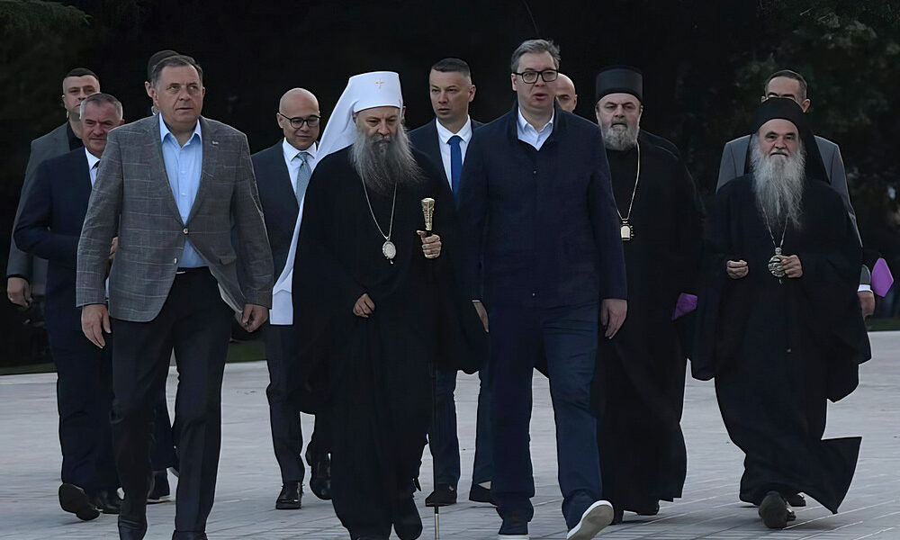 Korán reggel mentek templomba, hogy srebrenicai népirtásról szóló szavazás előtt imádkozzanak