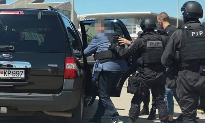 A podgoricai repülőtérre érkezést követően kicsit becsomagolták, és betették egy autóba. A csomagolásra azért volt szükség, mert többet tud a kelleténél, és ráadásul még fenyegetődzik is az Istenadta (Forrás: X platform)