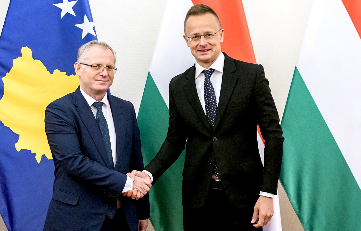 A magyar külügyminiszter fogadta a koszovói miniszterelnök-helyettest, akivel az uniós bővítésről is tárgyalt