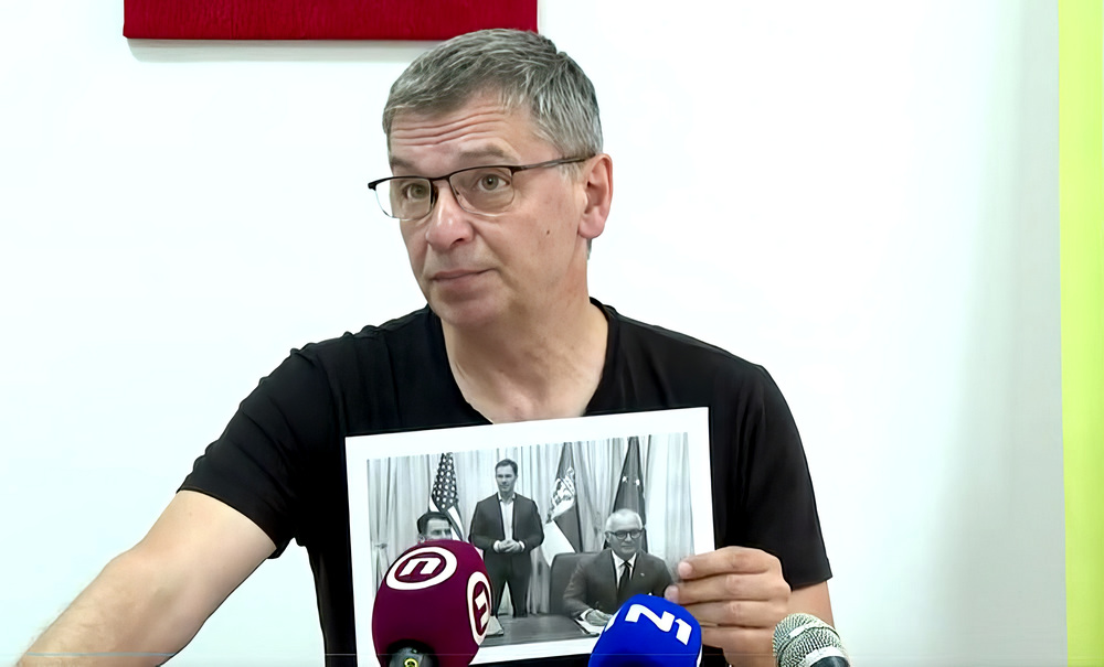 Az ellenzéki Ökológiai Felkelés vezetője a bérbeadása szerződés aláírását követően a hadsereg tagjait is felszólította, hogy ne engedjék az épületek átadását az amerikaiaknak