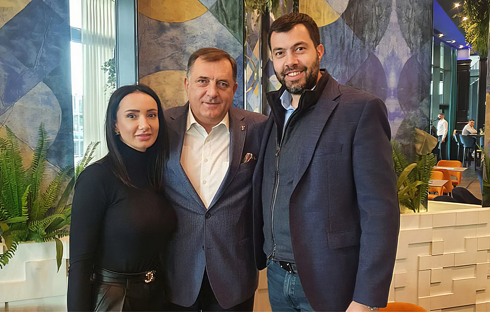 A boszniai szerb nép Miléje Gorica lánya és Igor fia társaságában 