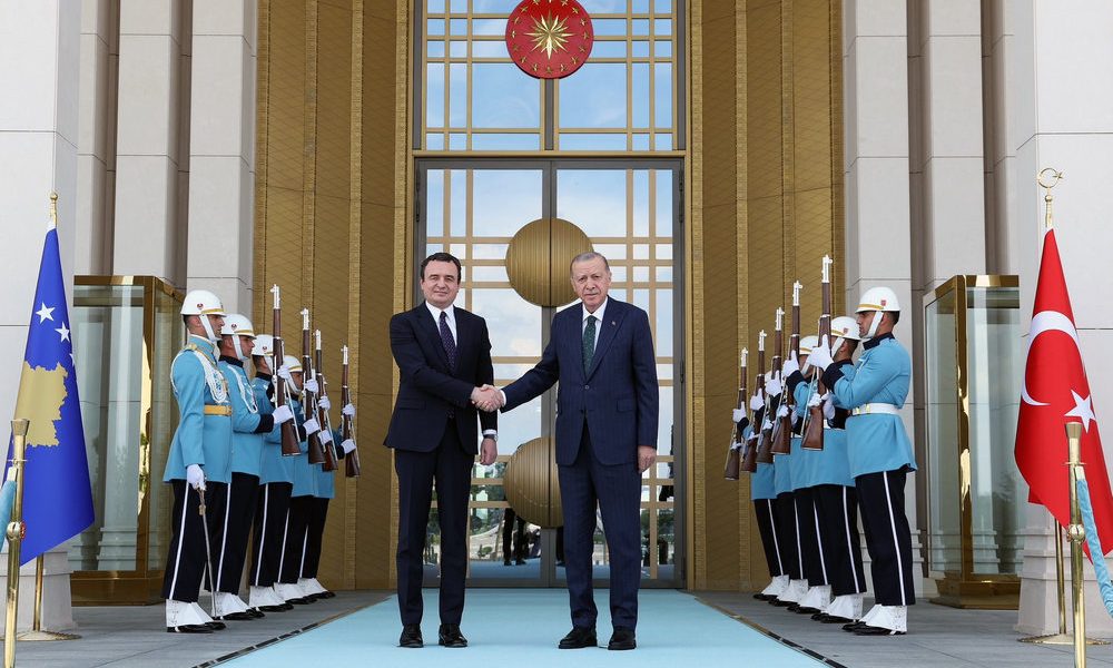 A jelenleg körülményekre való tekintettel az egyik fő téma minden bizonnyal a Koszovói Védelmi Erők megerősítése volt