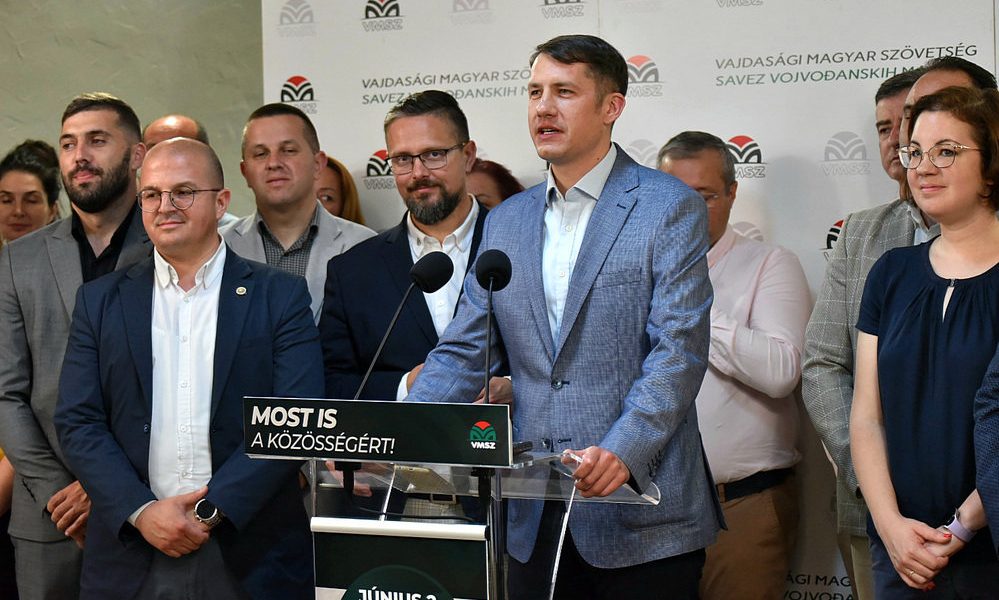 A decemberi köztársasági és tartományi sikert követően, önkormányzati szinten is sikerült megőriznünk a vajdasági magyarság politikai önállóságát és érdekképviseletét. Köszönöm mindenkinek, aki a VMSZ-re szavazott! - írta a Facebookon Pásztor Bálint a VMSZ elnöke