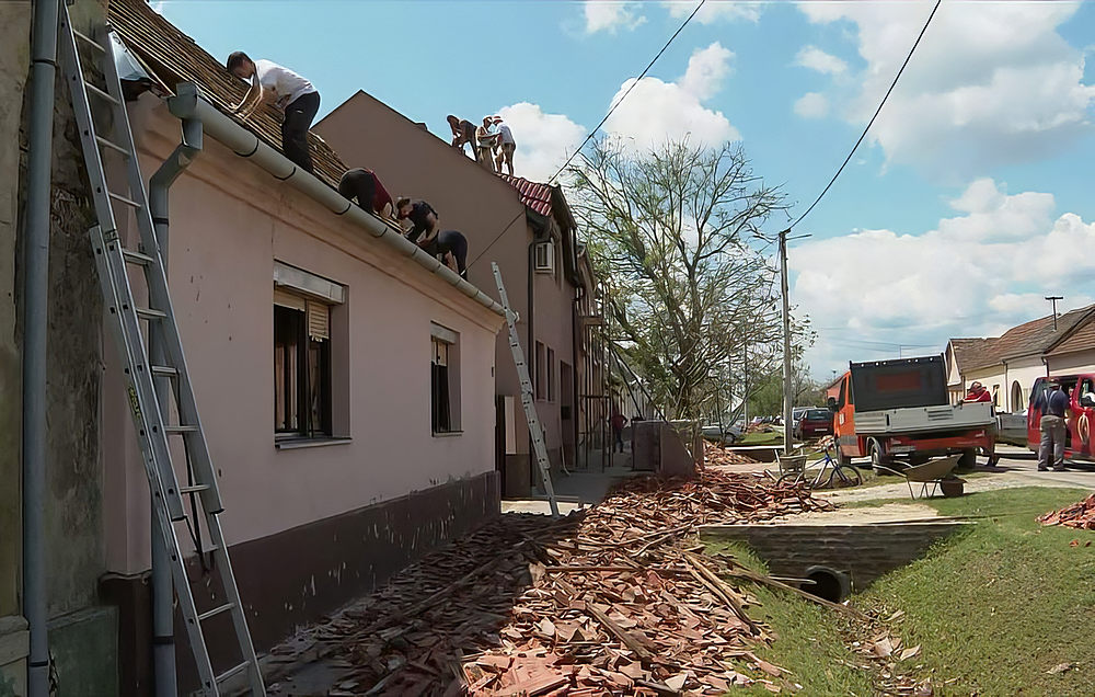 A legények most nem a gáton, hanem a tetőn voltak a horvátországi Bosnjaciban