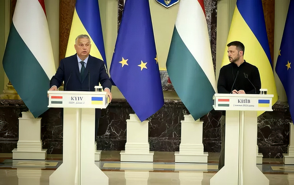 A Kyiv Post cikkének alcímében jegyzi meg, hogy Orbán Viktor a 2022. februári orosz invázió óta nem látogatott Kijevbe, és nyilvánosan támadta Európa pénzügyi és katonai támogatását, hetekig blokkolva egy 50 milliárd eurós segélycsomagot