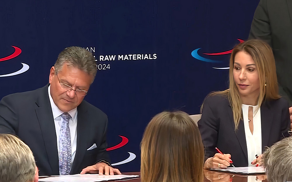 A legfőbb dokumentumot szerb részről Dubravka Đedović Handanović bányászati és energiaügyi miniszter, az EB megbízásából pedig Maroš Šefčovič, az Európai Bizottság alelnöke írta alá