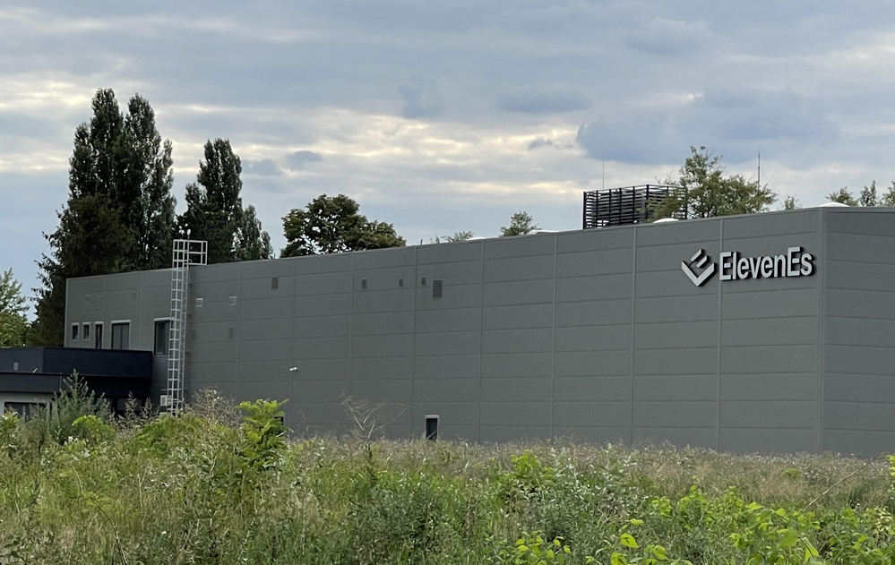 A múlt találkozása a jövővel – Szabadkán épül az LFP-akkumulátorok megagyára 4 Az ElevenES, kicsit benőtte a gaz a környéket
