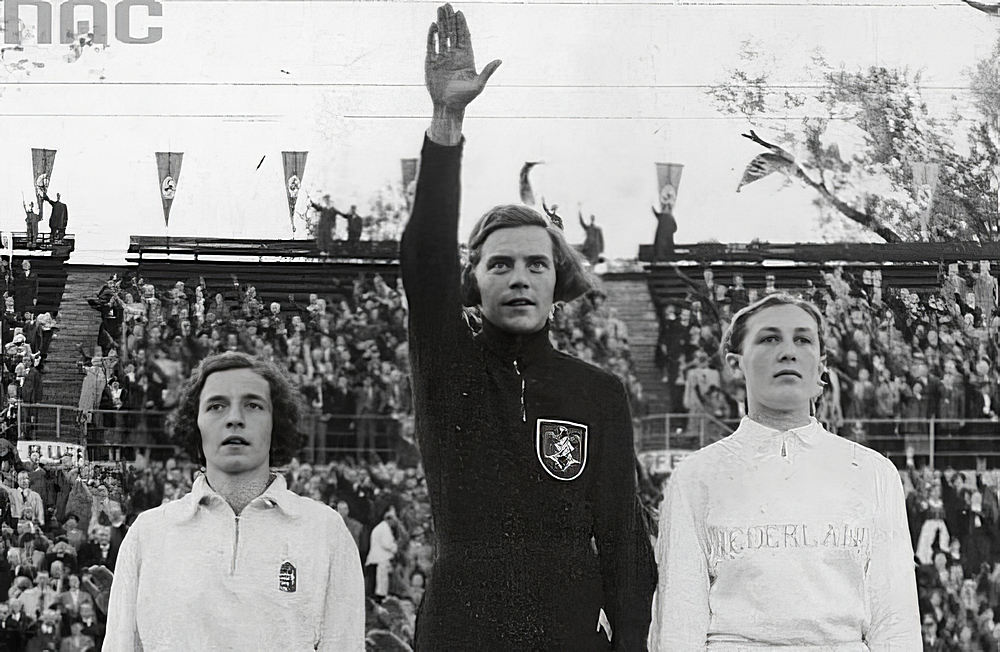 Az 1936-os berlini olimpián Heinrich Ratjen a női magasugrásban indult 3 A (sport) politika gyakran a pillanatnyi célszerűségen alapul. Az 1936-os olimpián Heinrich Ratjen képviselte Németországot női magasugrásban, később Európa-bajnokságot nyert ugyanebben a számban