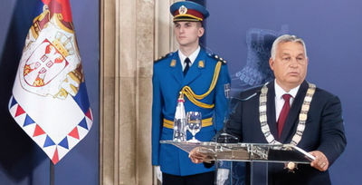 Orbán a lánccal