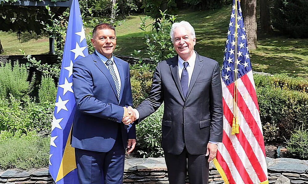 William Burns, CIA-igazgató szarajevói látogatása során találkozott a boszniai vezetőkkel, köztük a Hírszerző és Biztonsági Ügynökség (OSA) vezetőjével, Almir Džuvóval