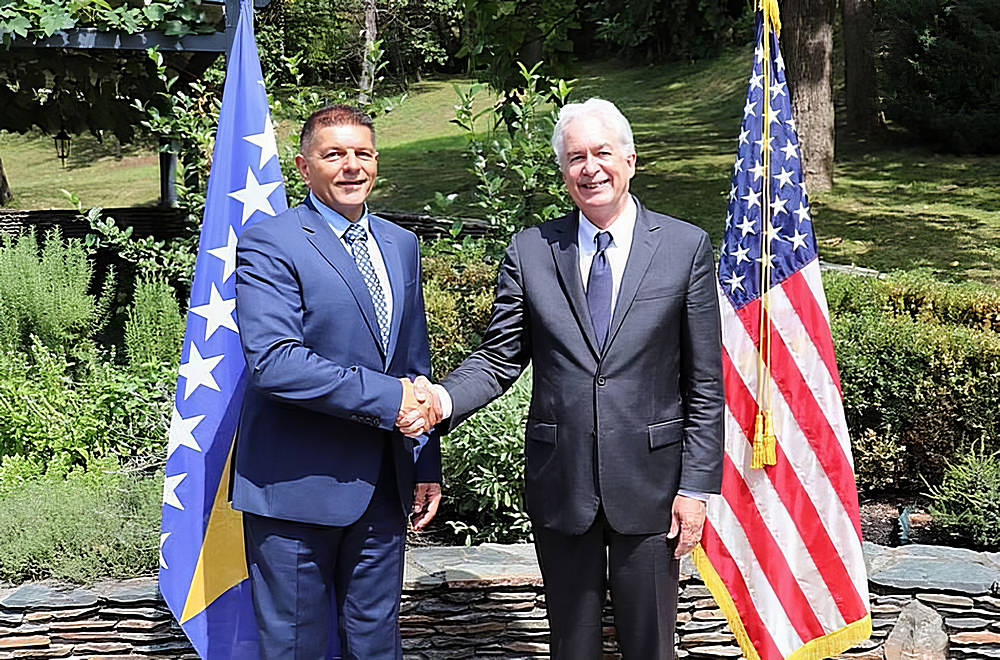 William Burns, CIA-igazgató szarajevói látogatása során találkozott a boszniai vezetőkkel, köztük a Hírszerző és Biztonsági Ügynökség (OSA) vezetőjével, Almir Džuvóval
