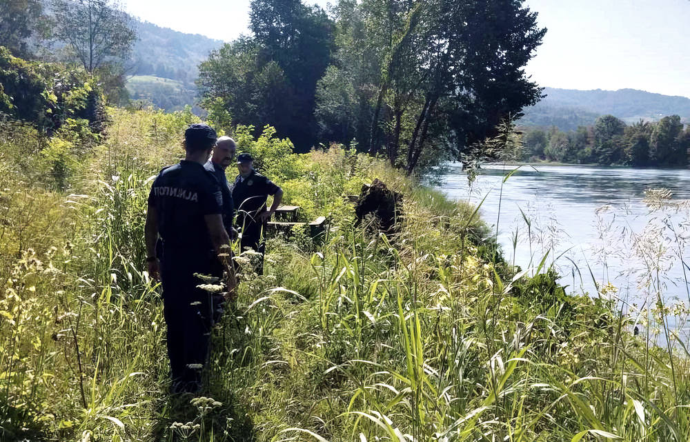 Vučić nem fogadta a CIA igazgatóját, viszont tárgyalt Dodikkal és az orosz nagykövettel 3 Harminc, többnyire szíriai migráns, akart átkelni a Drinán Boszniába, tizennyolcan megmenekültek, nyolcan megfulladtak, a többieket még keresik