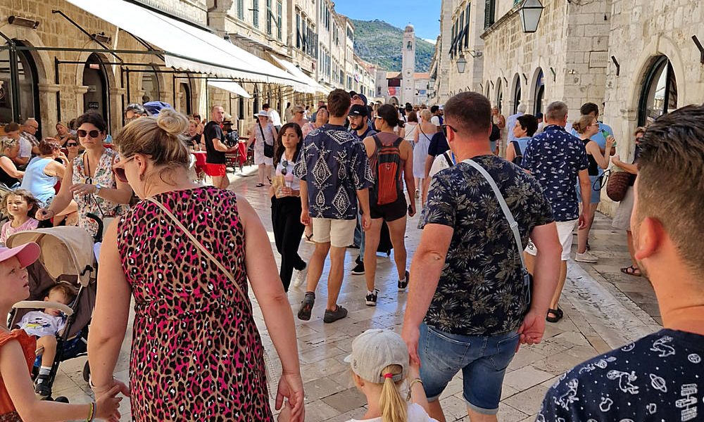 Tavaly is tele volt a Stradun turistákkal, Dubrovnikban is virágzik, mások szerint tobzódik az idegenforgalom