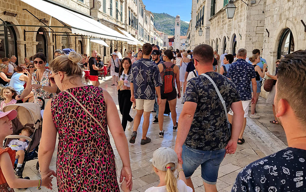 Tavaly is tele volt a Stradun turistákkal, Dubrovnikban is virágzik, mások szerint tobzódik az idegenforgalom