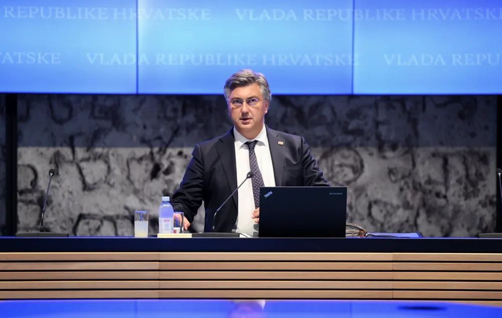 Szerencsétlen Andrej Plenković, aki a lakosság gondját viseli, mégis őt szidják