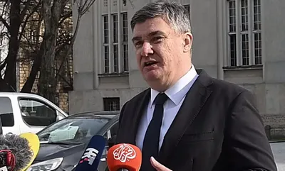 Románia elnöke jól fizető funkciót keres 3 Zoki Bond