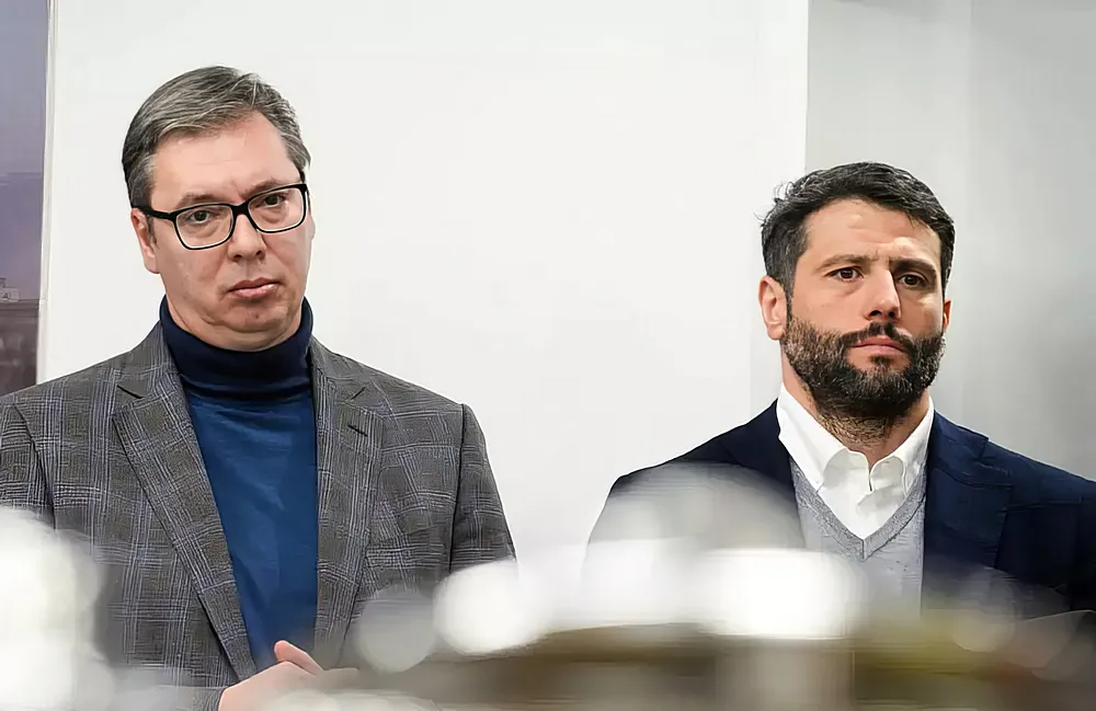 Már megint két Sándor, Aleksandar Vučić és Aleksandar Šapić. A kép arról tanúskodik, hogy nem felhőtlen a viszony köztük