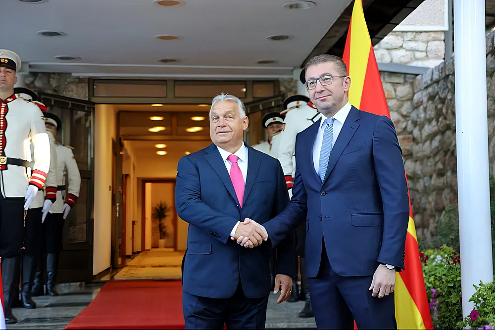 Magyarország nemcsak a partnerünk az európai színtéren, hanem egy példa arra, hogy egy ország hogyan tud sikeresen egyensúlyozni a nemzeti szuverenitás és a globális integráció között - írta a macedón miniszterelnök az X platformon az Ohridban tartott kormányközi találkozó kapcsán