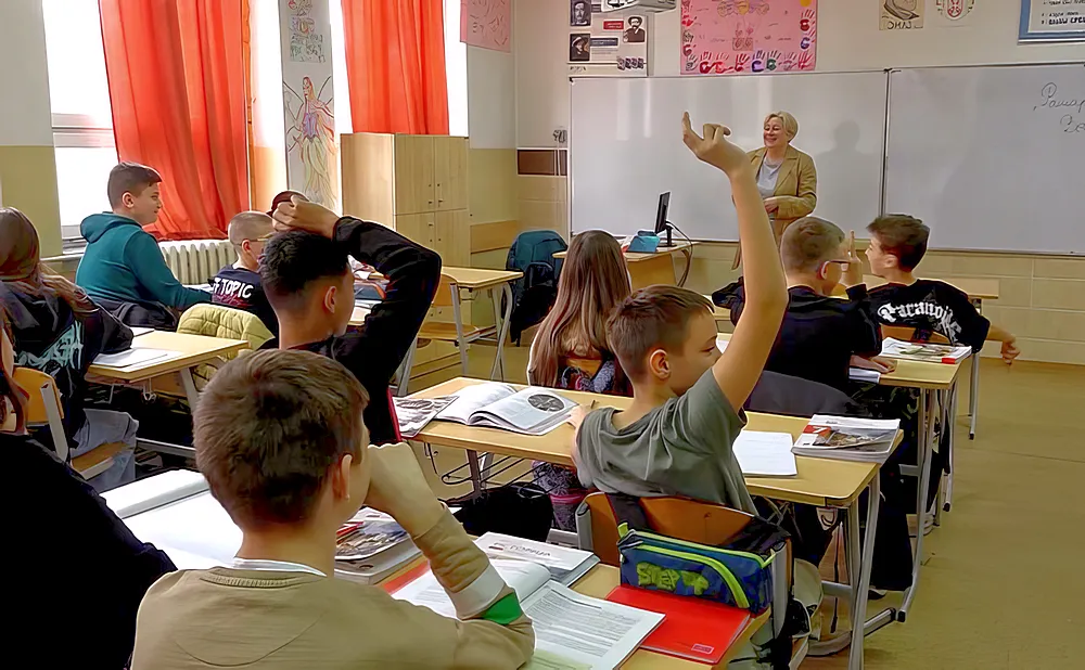 Nemzeti identitáserősítés alapfokon, szerbiai módra 3 Szerbiában aggasztó méreteket ölt az iskolai erőszak, a tanárok bérének emelésére nincs pénz, viszont lesz Nemzeti olvasókönyv
