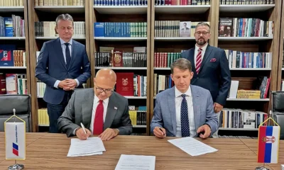Pásztor Bálint Facebook -bejegyzése szerint "nincs titok", a 2014, 2016, 2020 és 2022 gyakorlatához hasonlóan a Vajdasági Magyar Szövetség honlapján most is közzétette a Szerb Haladó Párttal aláírt koalíciós szerződés teljes szövegét és annak mellékleteit. A képen Pásztor Bálinttal szemben Miloš Vučević szerb miniszterelnök