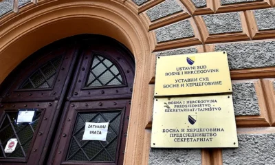 Csukd be az ajtót! - olvasható a feliraton a boszniai alkotmánybíróság bejáratánál. Dodikék éppen erre törekszenek, be akarják csukni az ajtót maguk után