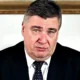- Egyszerűen, amíg én vagyok a köztársasági elnök és a főparancsnok, addig a horvát katonák, altisztek és tisztek nem vesznek részt olyan tevékenységekben, amelyek Horvátországot háborúba taszítják - írta a Facebookon a horvát köztársasági elnök