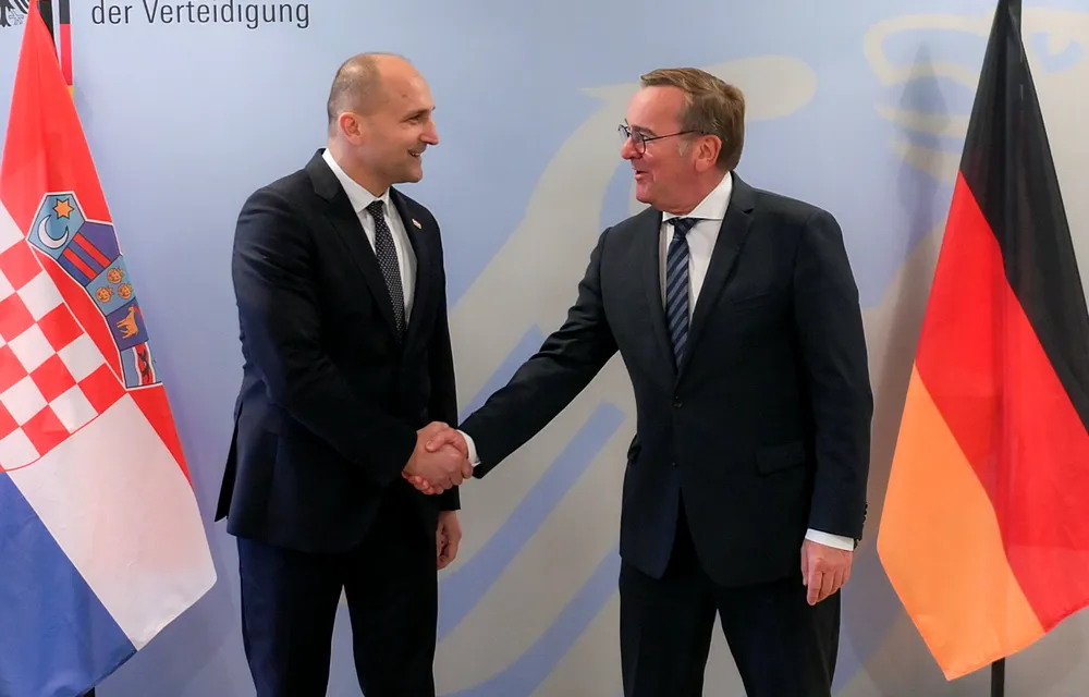 Jó bolt Berlinben, Horvátország Leopard 2-es harckocsikat vásárol 4 Nemcsak aláírták, hanem kezet is ráztak