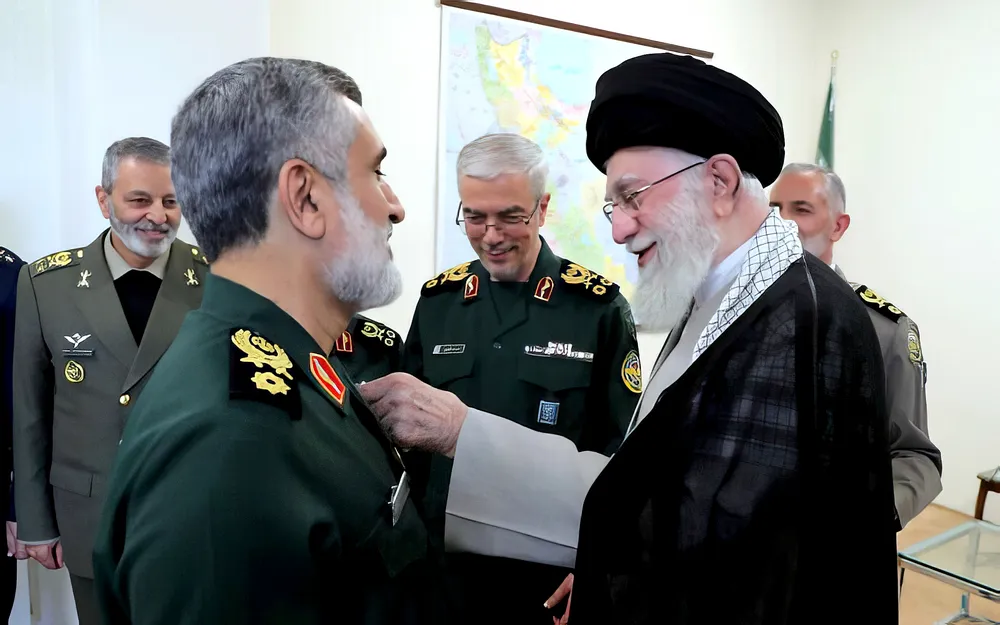 Újabb háború Törökország szomszédságában 6 Ali Hámenei, Irán legfelsőbb vallási vezetője kitüntette az Izrael elleni legutóbbi rakétatámadás parancsnokát