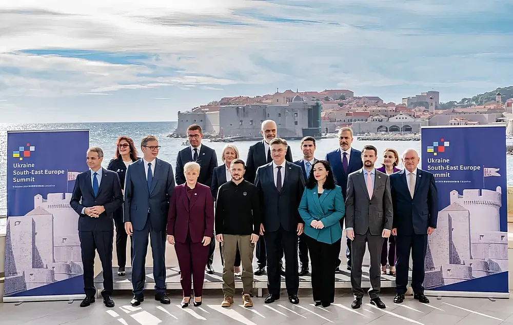 Családi fotó Dubrovnikból, aligha kerül főhelyre az albumban