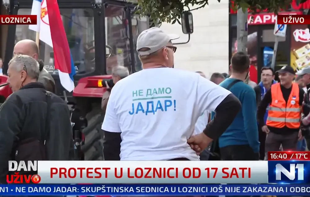 Siegfried és Krokodil Dundee a szerb csevapot szereti 3 Loznicában délután öt órakor tiltakozó megmozdulás kezdődött a lítiumot tartalmazó jadarit érc kiaknázása ellen