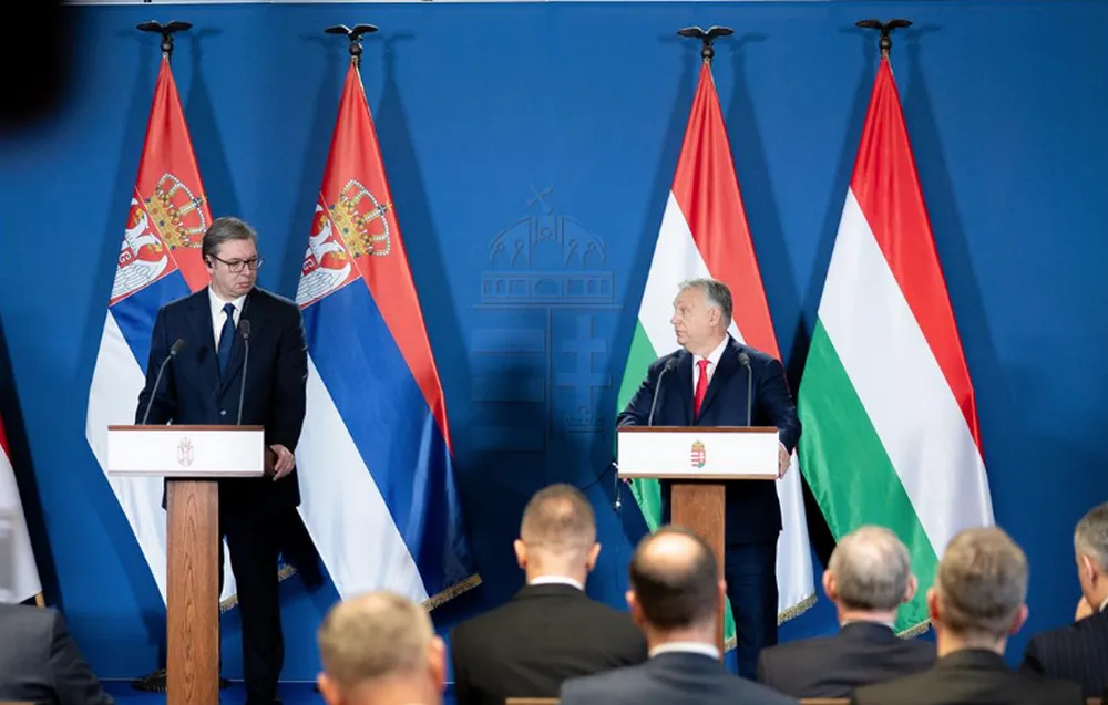 Szerbia mégis bevásárolná magát Paksba, 2026-ban lesz vasút Budapest és Belgrád között 5 Összenéztek