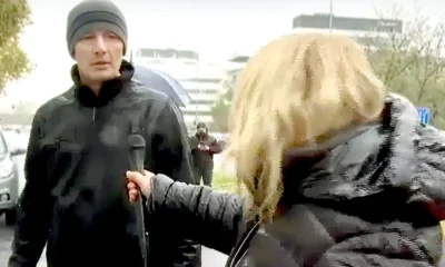 A Savski nasip (Szávai töltés) X platform tulajdonosa szerint a fenti fiatalember Milija Koldžić, aki a pénteki megemlékezésen, bántalmazta az egyetemistákat, egyesek benne vélik felismerni azt a személyt, aki Újvidéken egy civil ruhás rendőrrel közösen hurcolt el egy egyetemistát, egyébként a Szerb Haladó Párt újbelgrádi tanácsnoka, a szőke ciklon az Informer riportere, őt lassan már a BALK olvasói is be tudják azonosítani