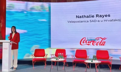 Nathalie Rayes, az USA horvátországi nagykövete, igen stílusosan, a Coca-Cola horvátországi társadalmi-gazdasági hatásairól szóló tanulmány bemutatása kapcsán tartott sajtótájékoztatón elemezte Donald Trump győzelmét