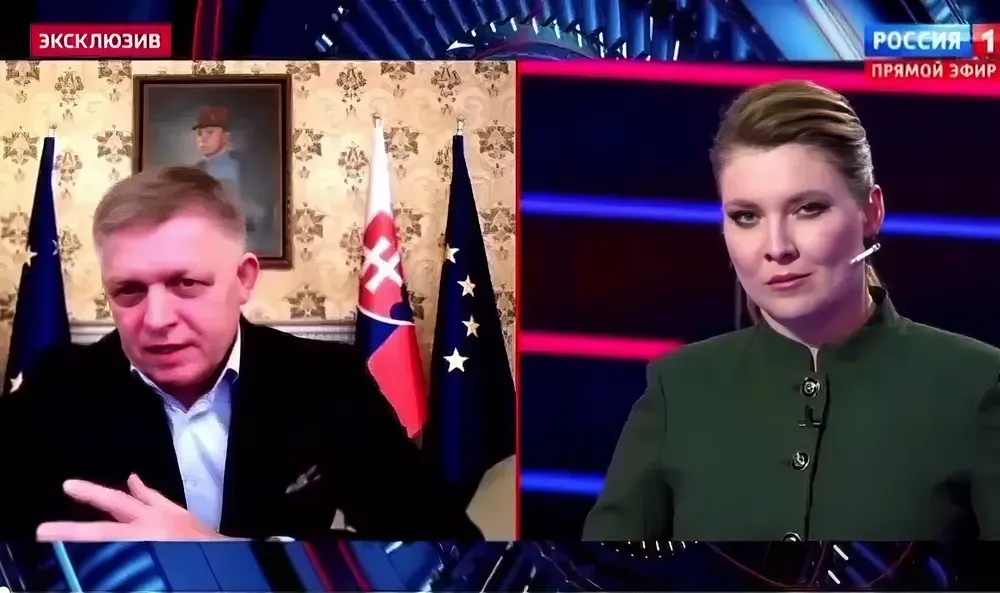 Robert Fico szlovák miniszterelnök interjút adott Olga Szkabejevának, a Russia -1 orosz állami csatorna műsorvezetőjének, aki a "Putyin vasbabája" nevet kapta az orosz ellenzék bírálata miatt