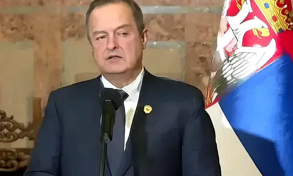 A belügyminiszter szigorítást jelentett be, Belgrádban ezt követően állítólag újabb négy embert vittek be