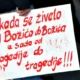 Egy újvidéki transzparens: régen karácsonytól karácsonyig éltünk, most viszont tragédiától tragédiáig
