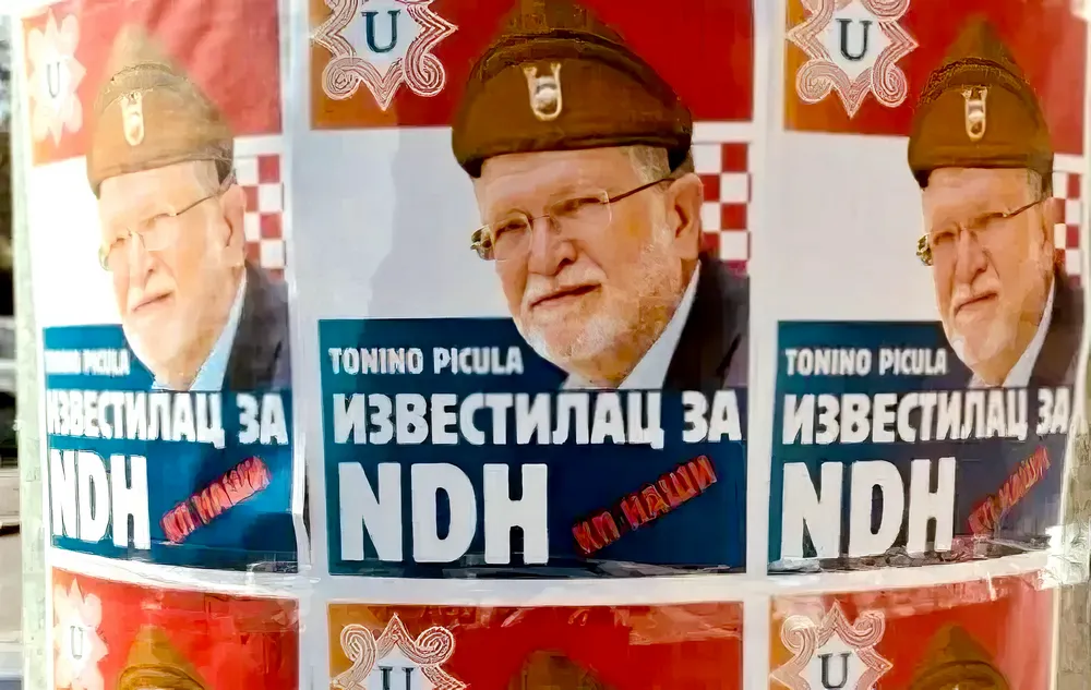Szerbiában szokás lejárató szándékkal kiplakátolni az ellenzéki politikusokat 