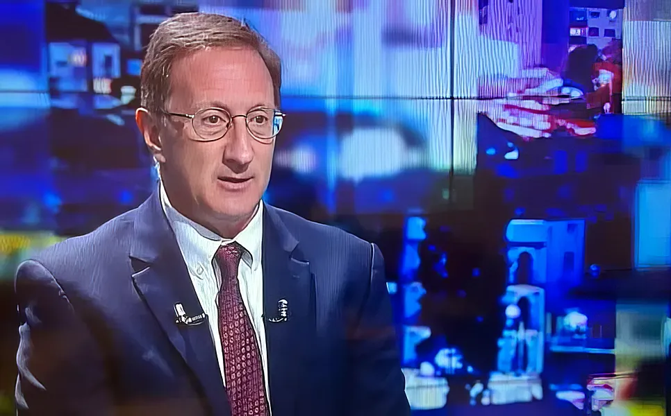Jason Steinbaum szerint kicserélődik a gárda, az USA és az EU új embereket küld, Koszovóban pedig választások lesznek... csak Szerbiában nem változik semmi, tesszük hozzá