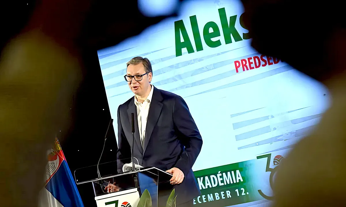 Történelmi megbékélés a szerbek és a magyarok között, de miért jött létre a VMSZ? 4 Valaki mindig meglöki a szerb elnöki fotós kezét, annyi megdőlt kép születik